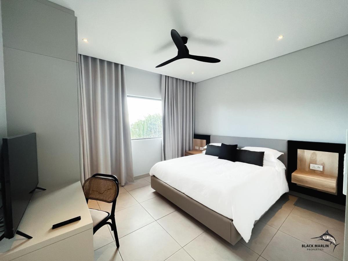 Black Marlin Apartments Pereybere Beach Exterior foto